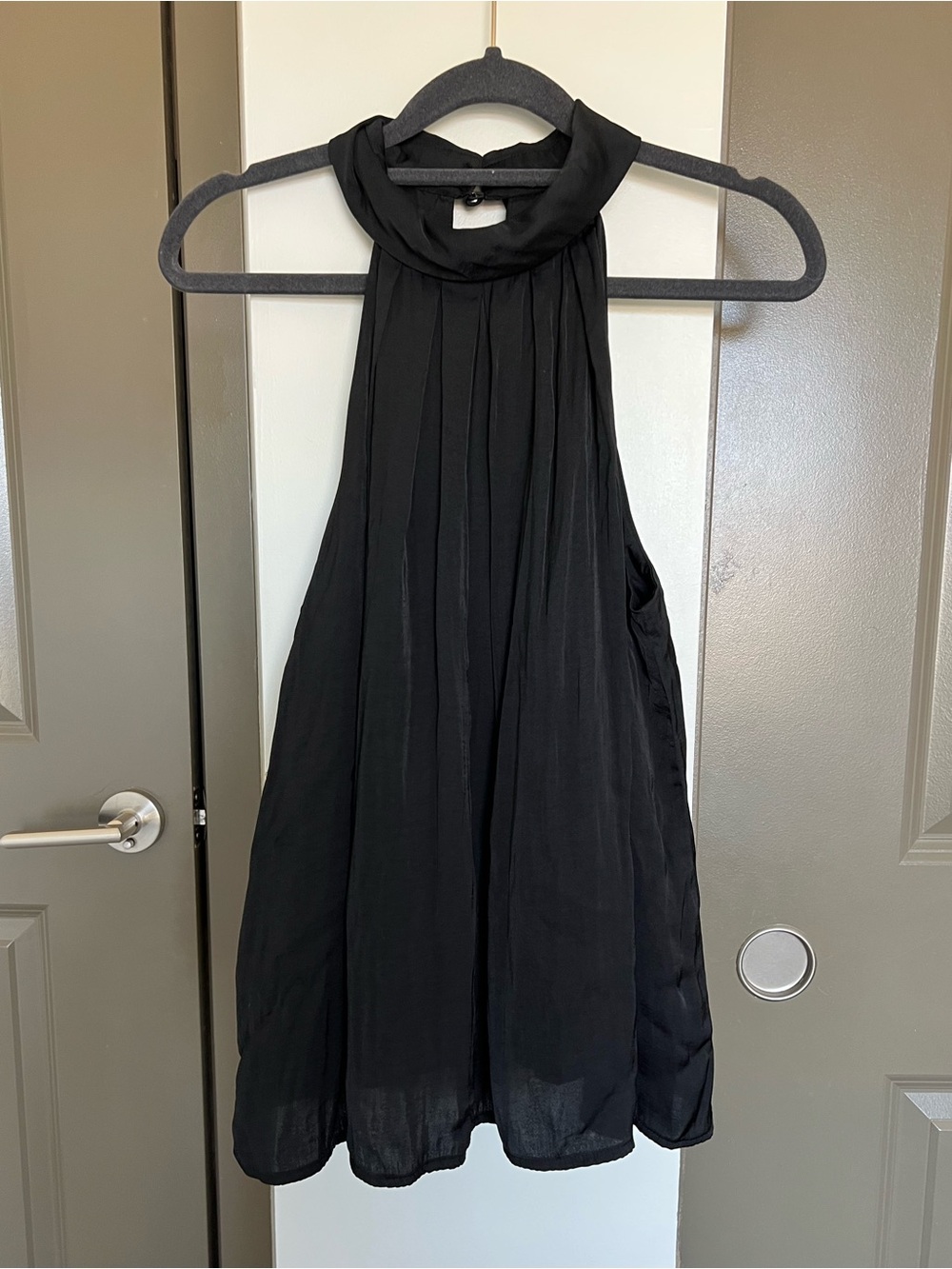 Banana Republic Black Sleeveless High-Neck Blouse - Size Small